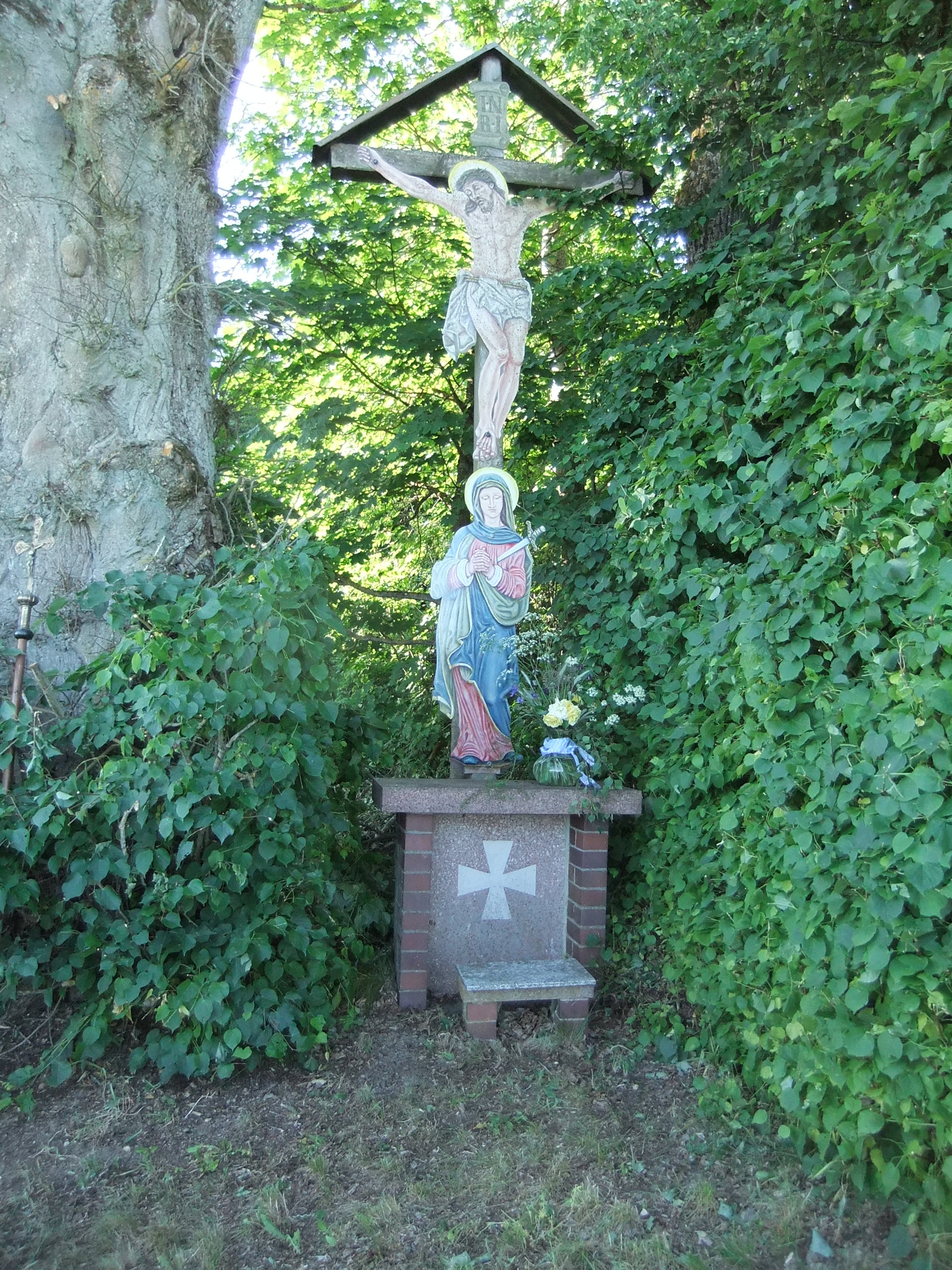 Flurkreuz am höchsten Punkt Weberhölzl Pittersberg.jpg